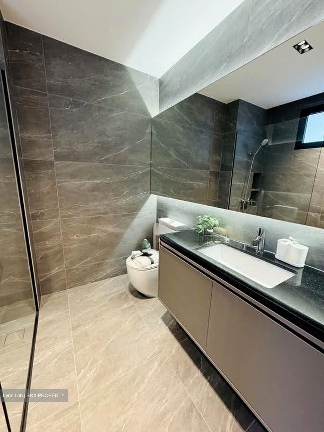 Sembawang Straits Estate (D27), Terrace #627934981